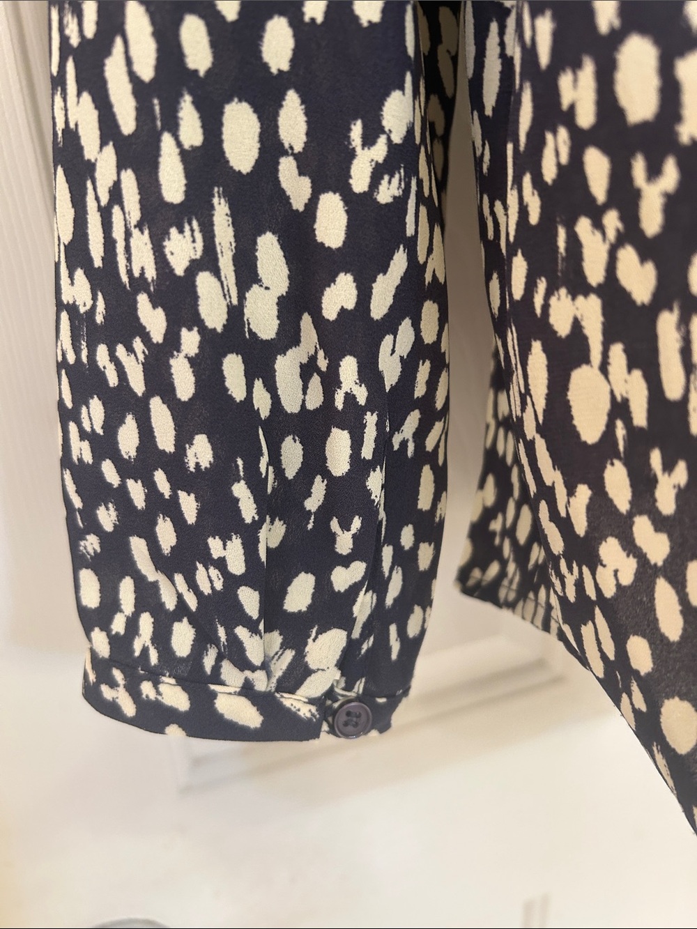 Pleione Grey Blue Cream Spotted Animal Print Split Neck Blouse Top Medium - Picture 7 of 9